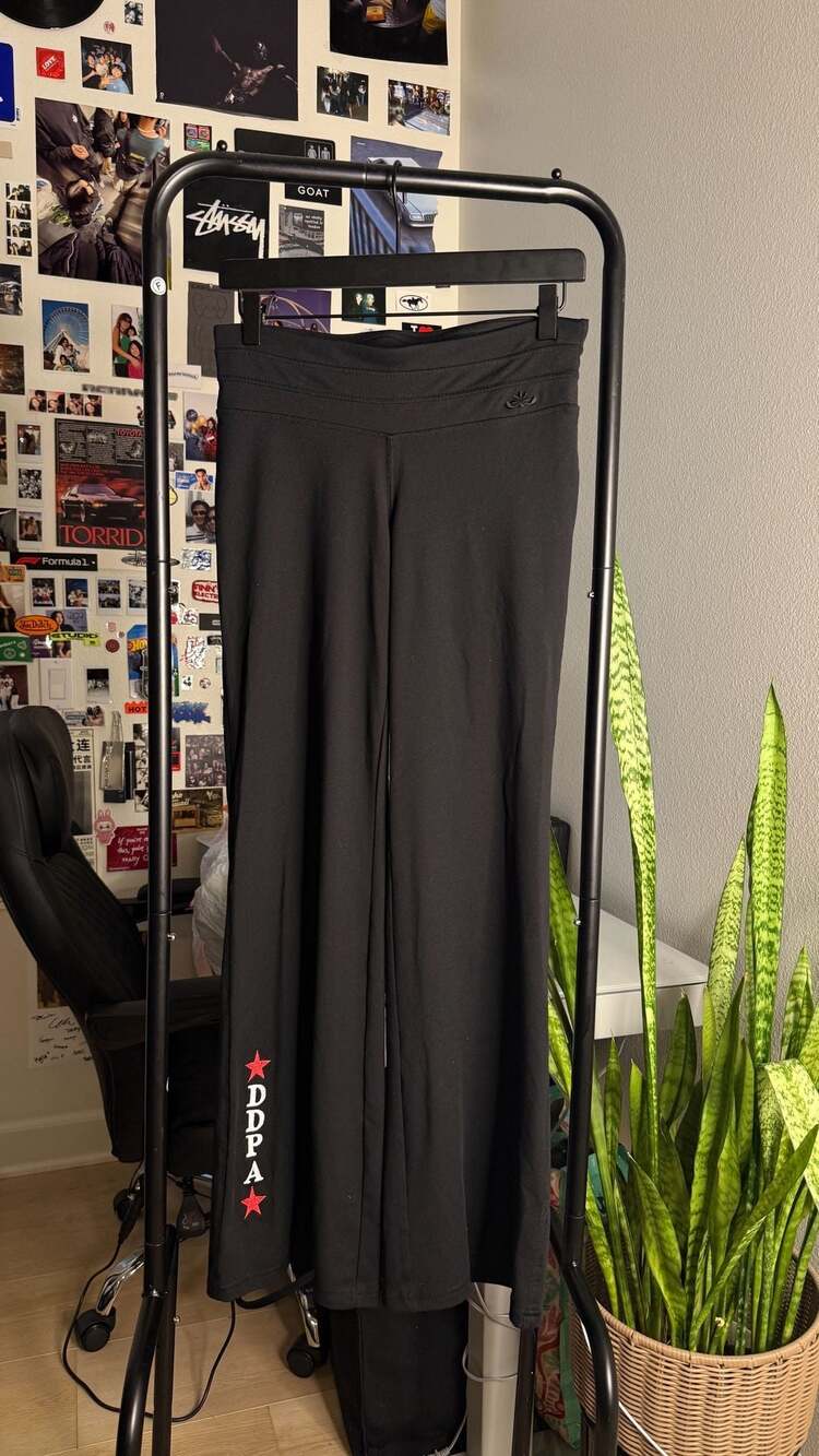 Old Navy Women's Black Wide Leg Yoga Pants with DDPA Graphic Size S
